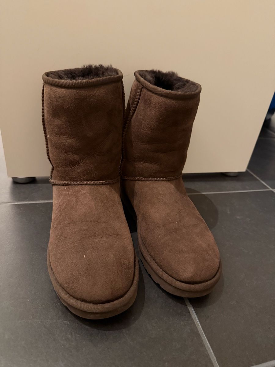 Scarpe da donna: Original UGG Boots, braun, Grösse 37 - Winterstiefel – Usato da Thalwil venduto da Vancud90 3