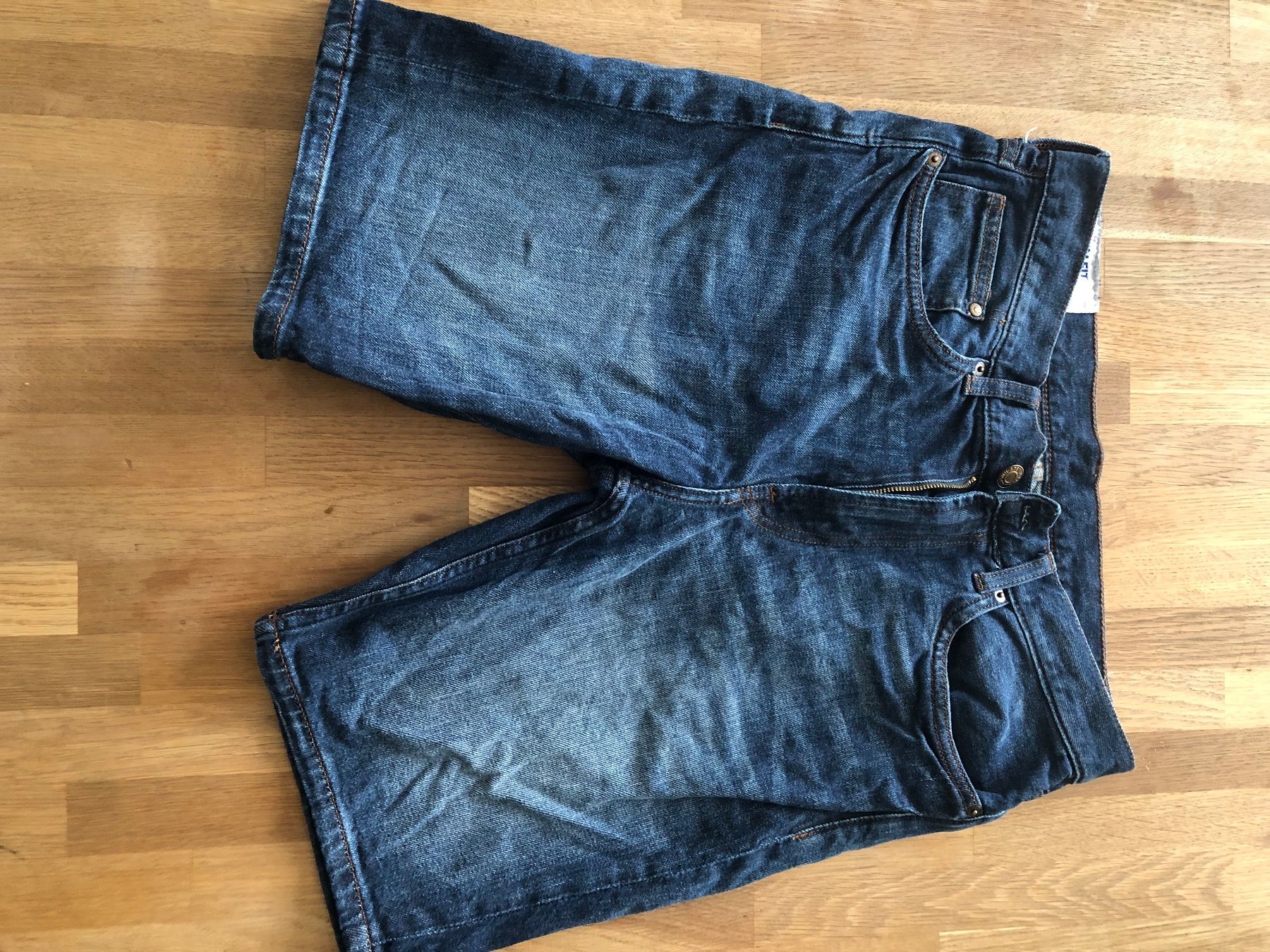 H&M Jeans: Short Jeans H&M Gr. 32 – Gebraucht aus Dübendorf von Saturnin35