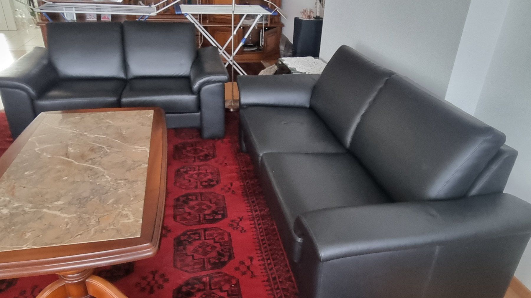 Zwei Ledersofas schwarz gepolstert gebraucht guter Zustand (Gebraucht) in Kreuzlingen für CHF 300 – nur Abholung auf Ricardo kaufen