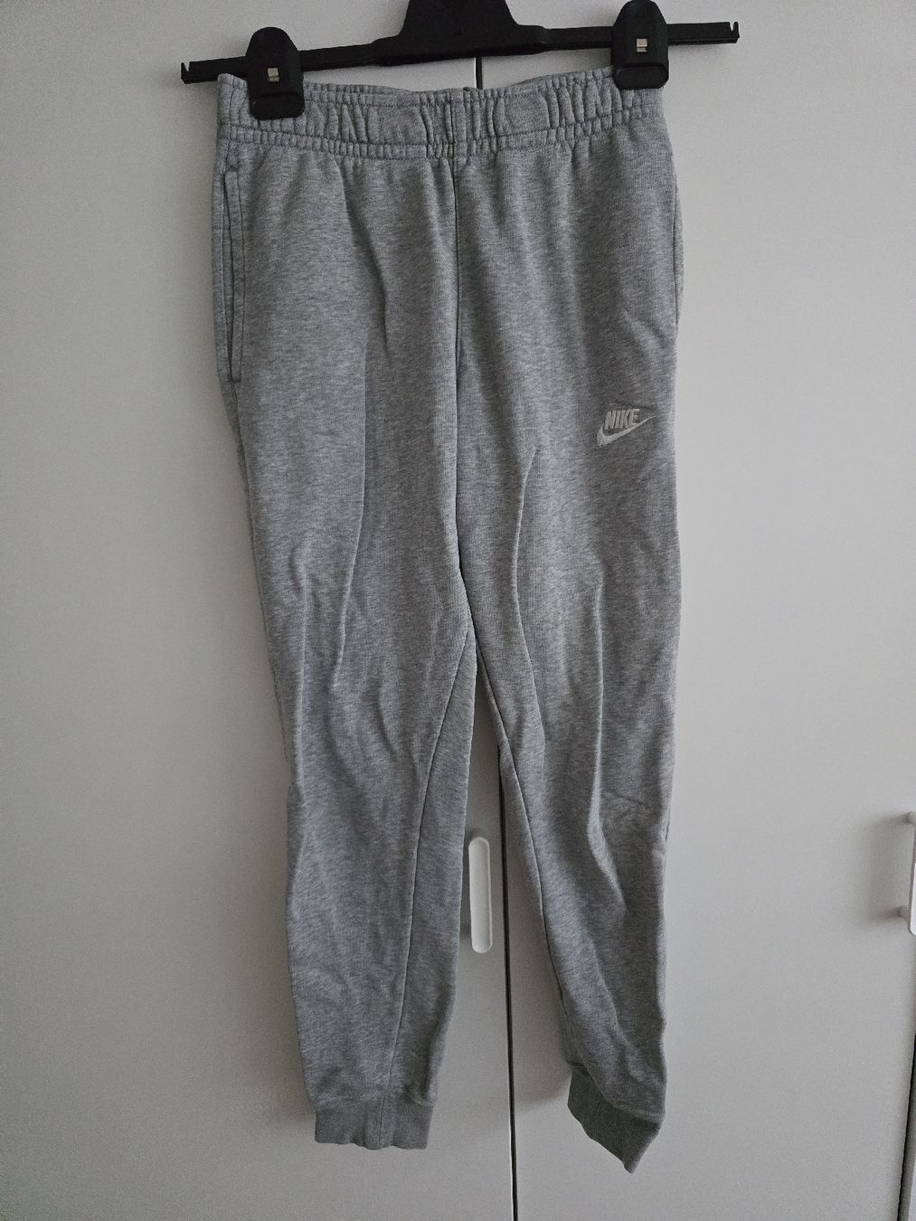 Nike Pantaloni: Nike Joggers - Grösse XS – Usato da Rickenbach b. Wil venduto da VeryLovelyThings