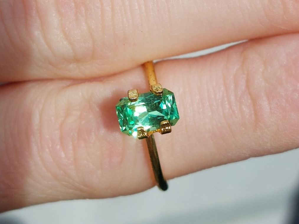 Pietre preziose: Flash sale !!! Tsavorite bluish 1.30ct Certified – Usato da Bévilard venduto da Yougems 4