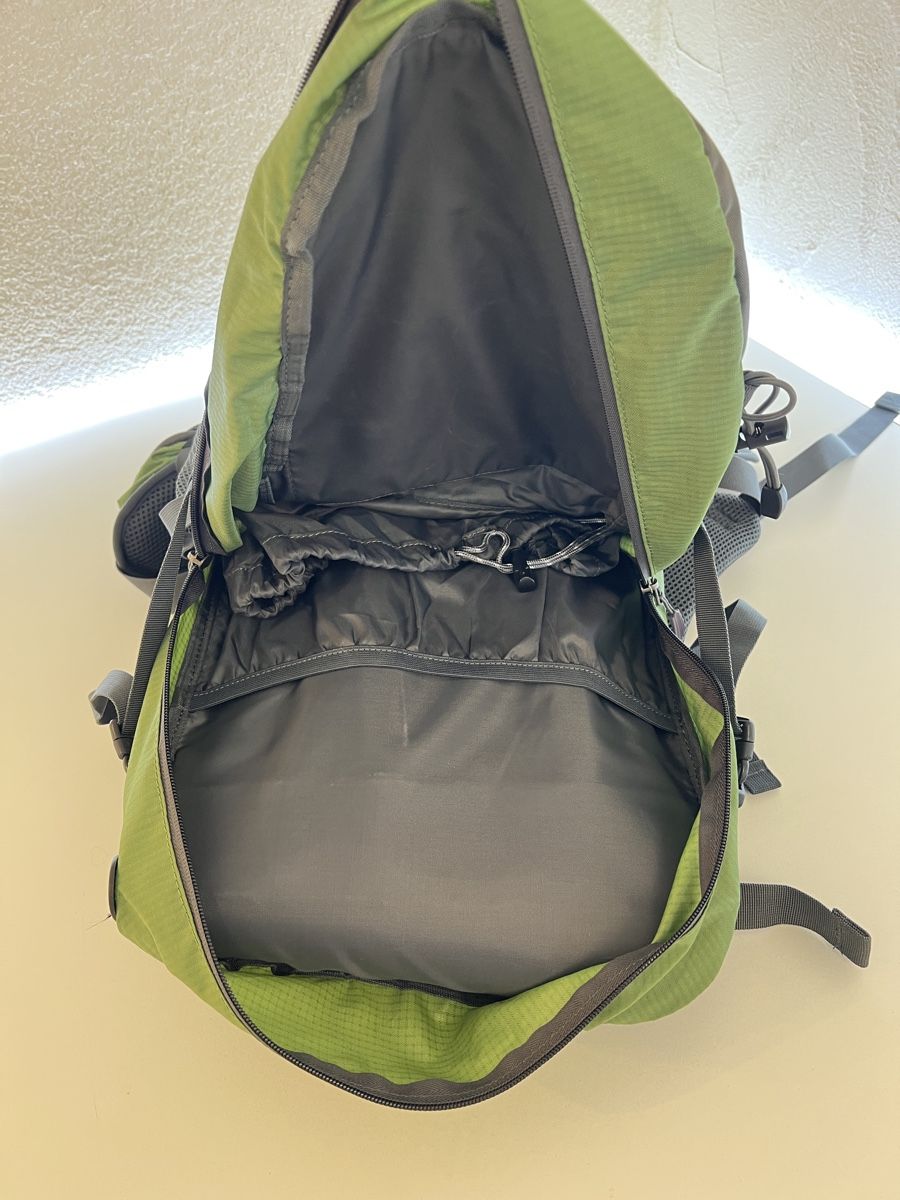 Zaini: Wanderrucksack Wolf Tracks grün/grau ca. 50 cm Höhe – Usato da Rotkreuz venduto da Migu2012 3