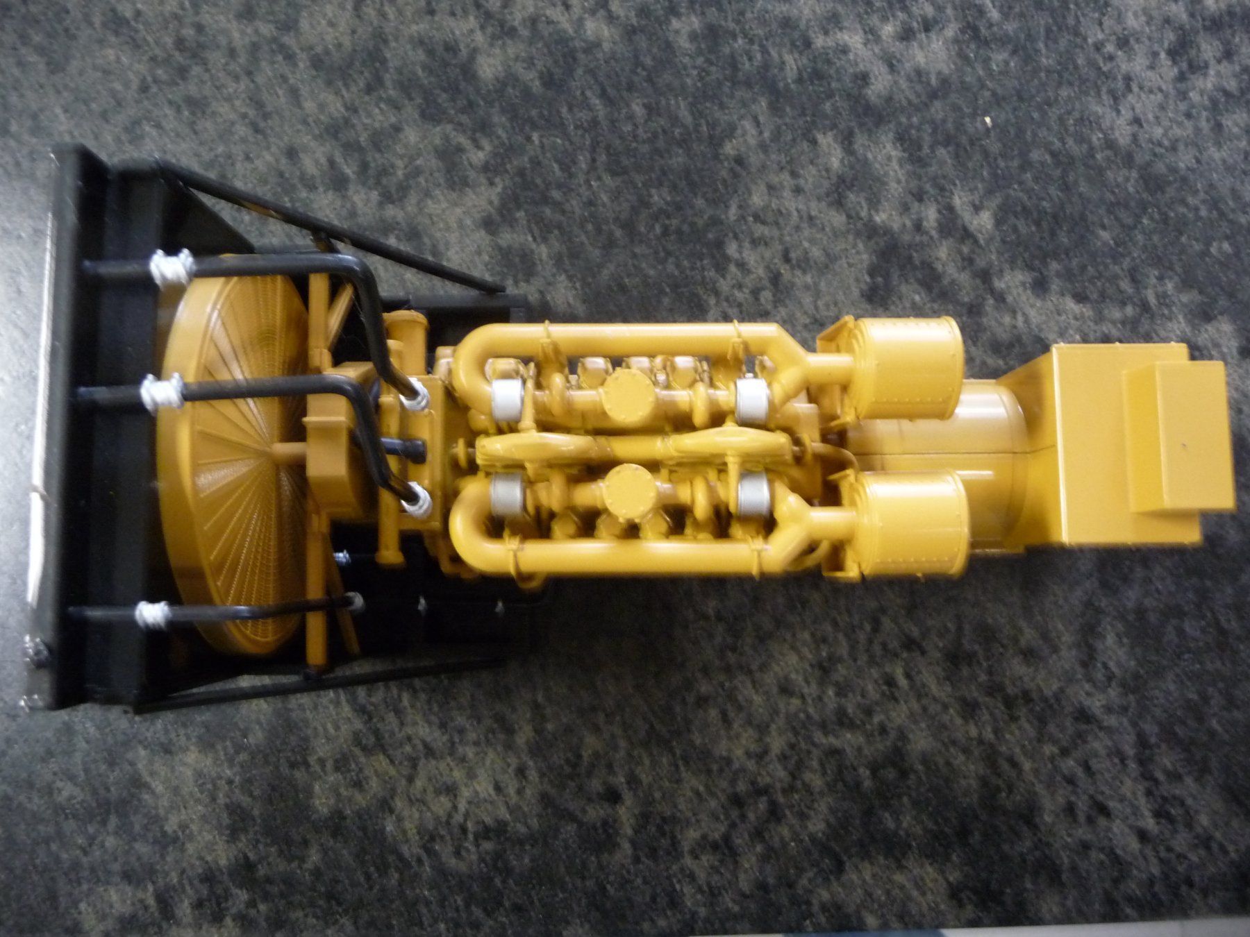 Kit di modellismo & Modellini statici: Caterpillar Motorenmodell – Usato da Madiswil venduto da broenimann01 1
