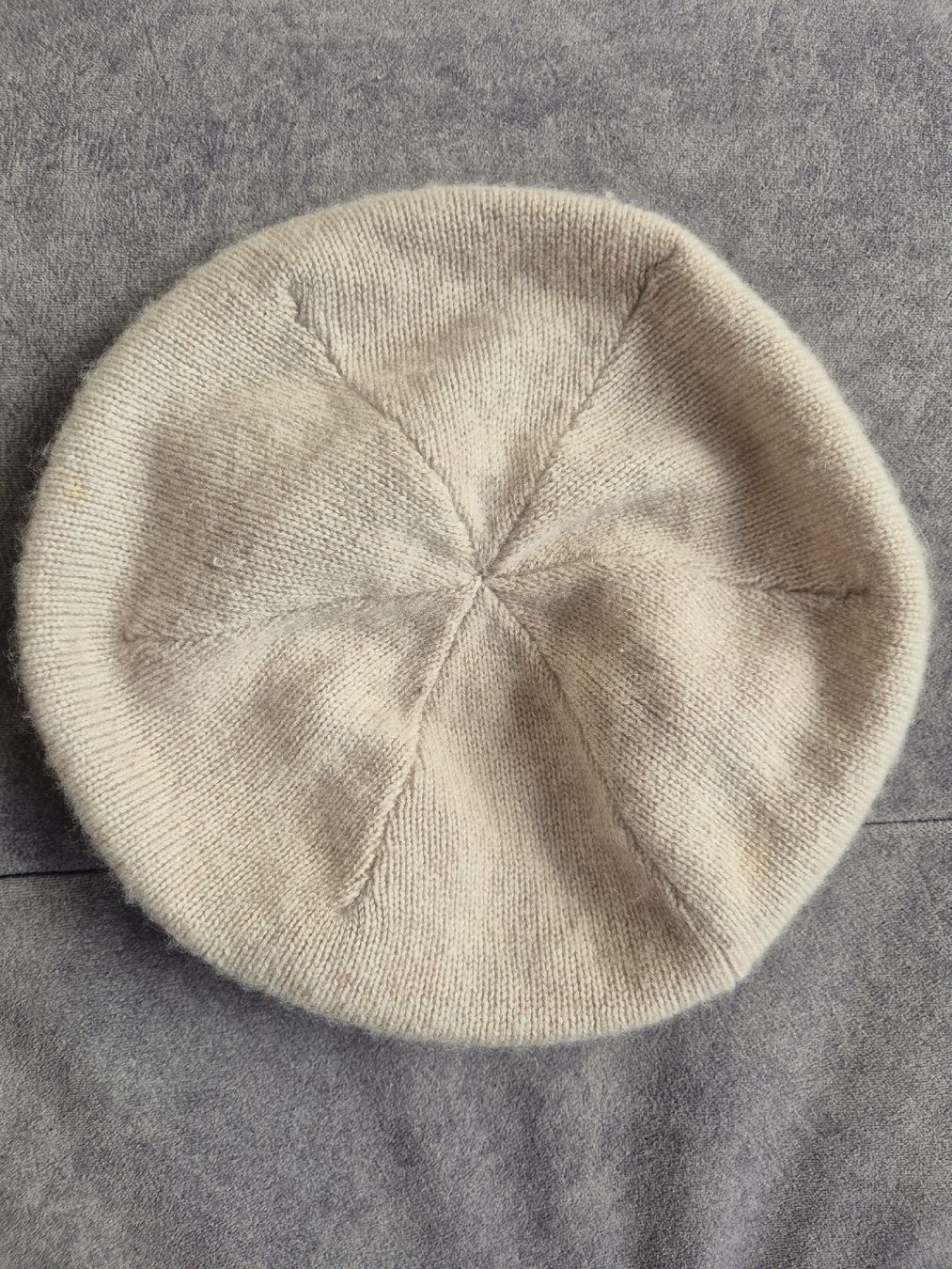 Manor Chapeaux, bonnets & casquettes: Cashmere Beret beige  – D'occasion à Biel-Benken BL par Sandra0147