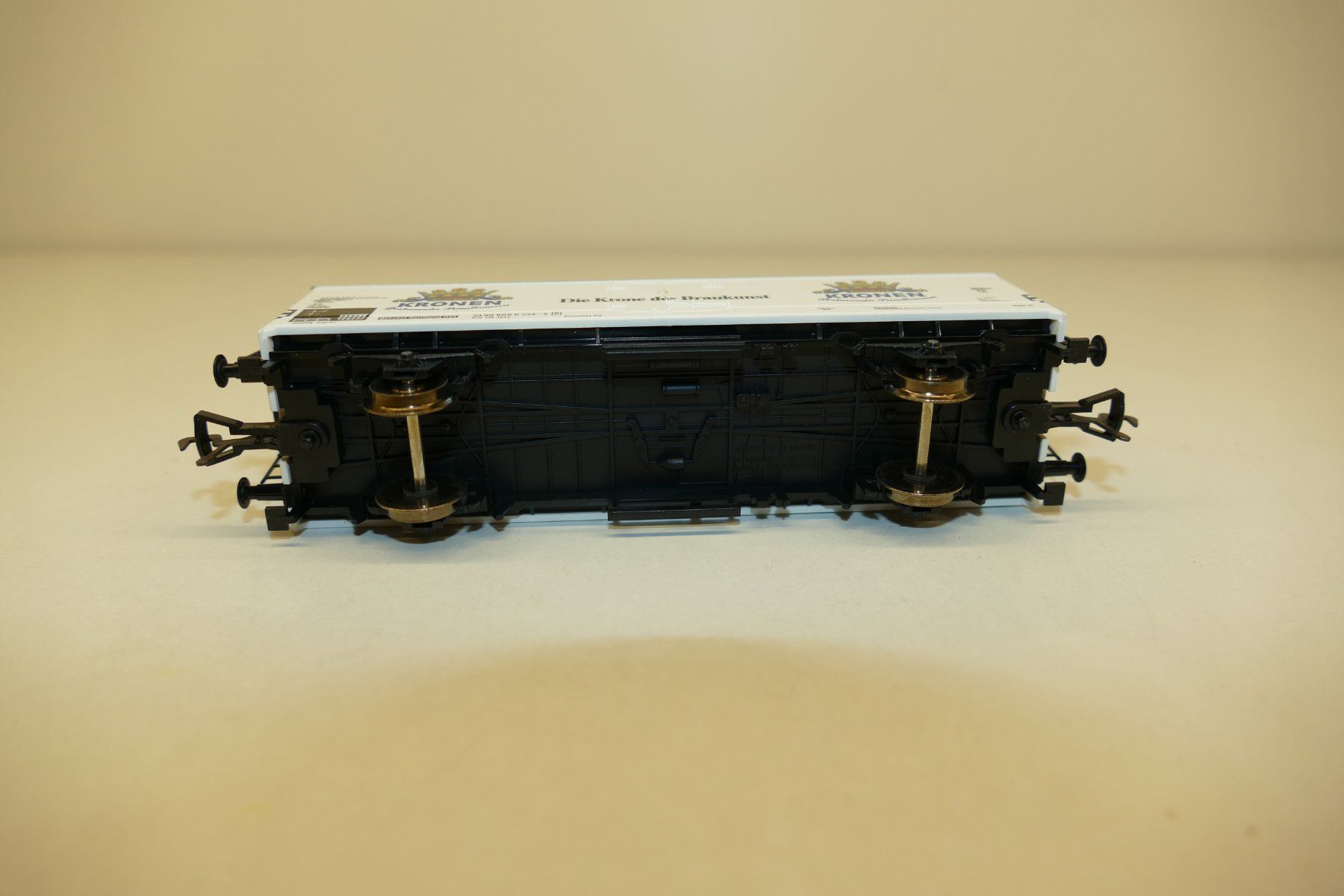 Fleischmann Modellini di ferrovie: Fleischmann H0: DB Kühlwagen "Kronen Bier" – Nuovo e nell'imballaggio originale da Niederhasli venduto da rail-duerst 4