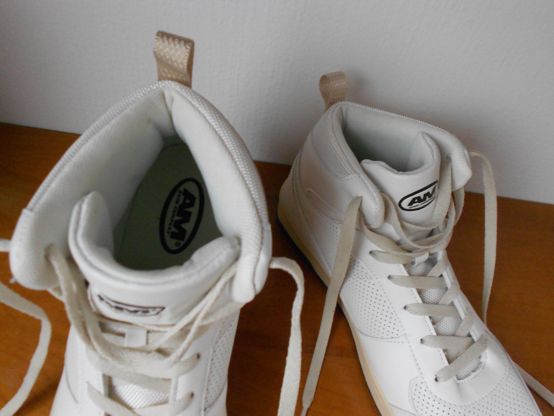 Scarpe da uomo: Neue weisse Herren Sneaker Gr. 42 – Nuovo (secondo la descrizione) da Zollikofen venduto da Flavabana 3