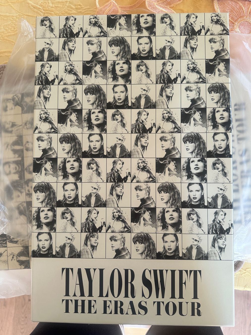 Carte collezionabili: Taylor Swift Era‘s Tour package – Usato da Rüschlikon venduto da tcf_mp8y