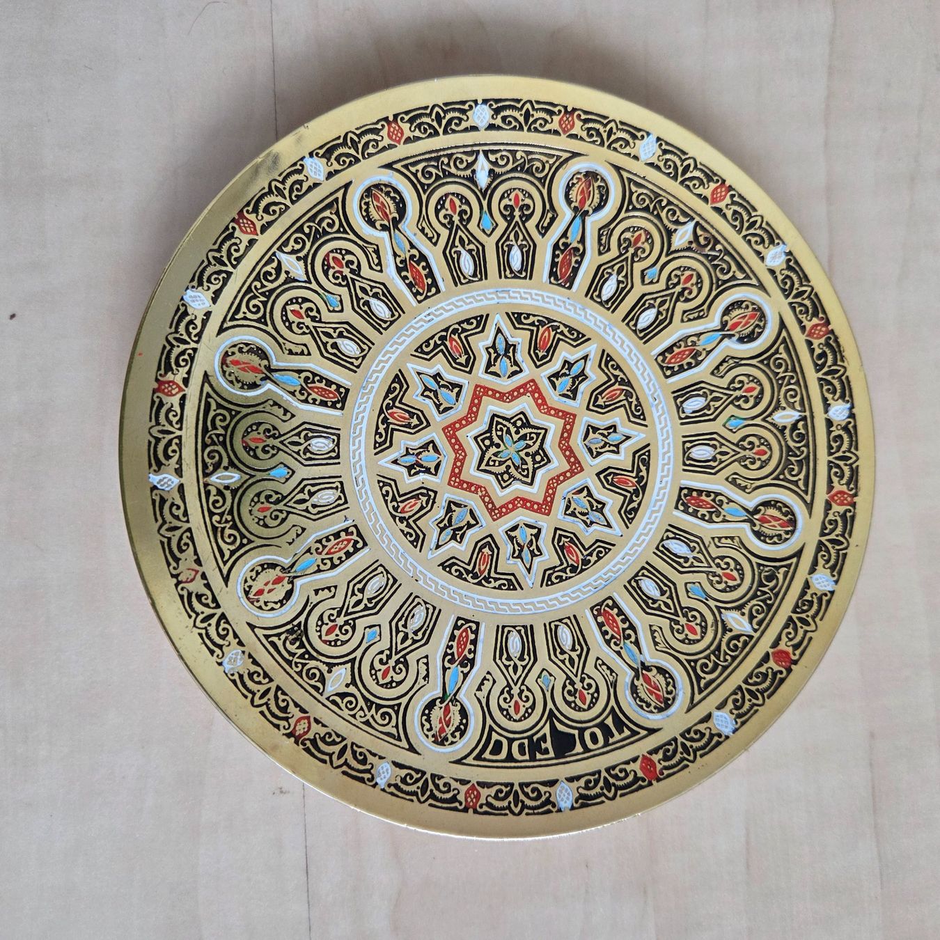 Alle Dekorationen: Kleiner orientalischer Teller aus Metall – Gebraucht aus Zug von Sunshine_113