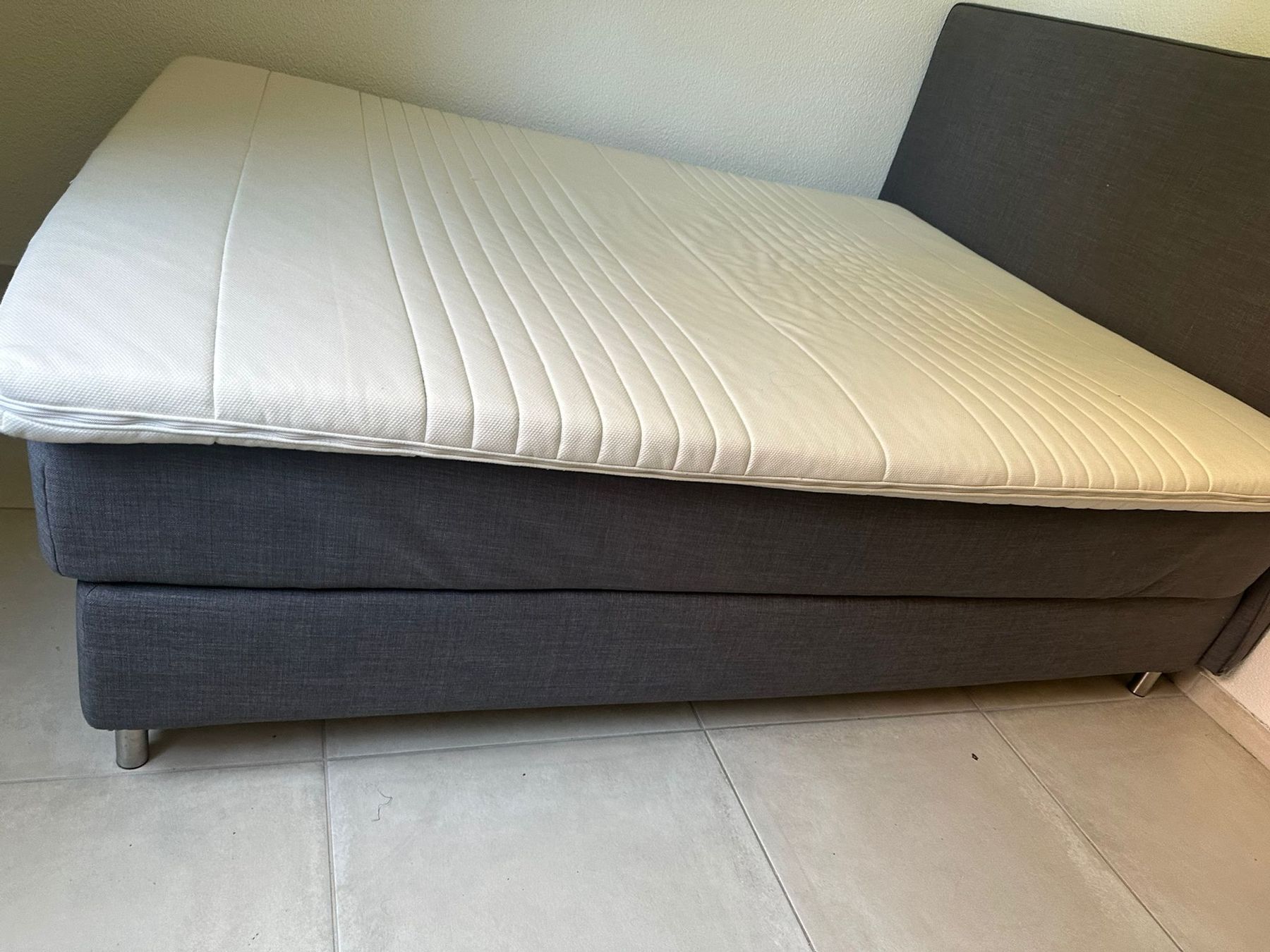 Letti: Gute Bett Boxspring 140x200 mit Matratze  – Usato da Horw venduto da Prasanna3