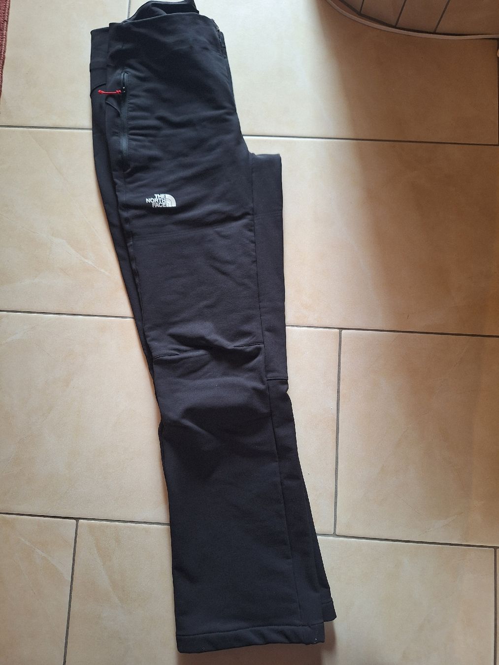 North Face Pantaloni: North Face Damen Skihose schwarz – Usato da Glattbrugg venduto da Rene1766 3