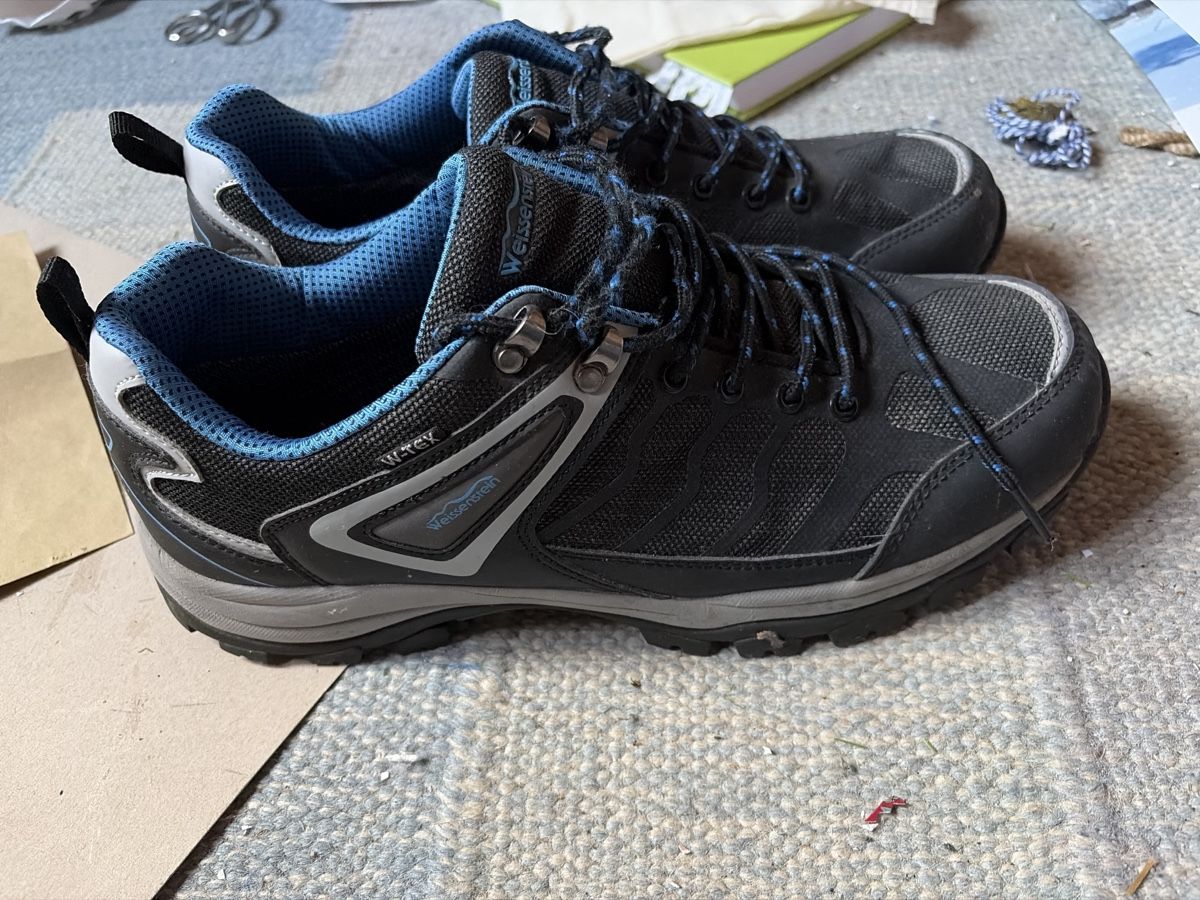 Chaussures hommes: Wanderschuhe Weissenstein schwarz blau gr46 – D'occasion à Opfershofen TG par dan_nxk8 1
