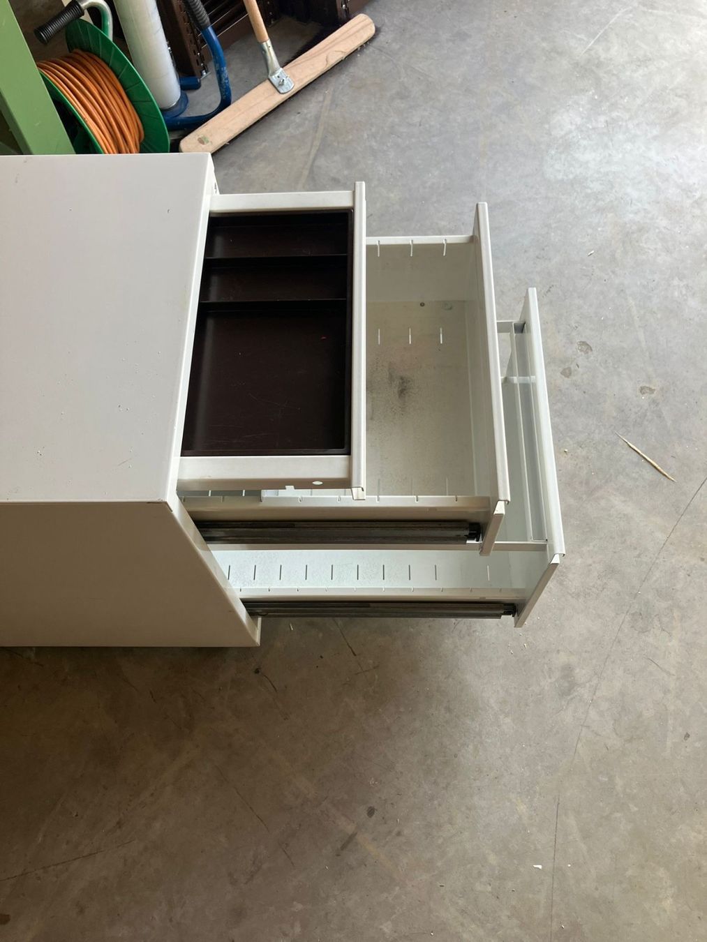 Banconi: robuster Büro Rollcontainer – Usato da Neunkirch venduto da liquidationen_8152 7