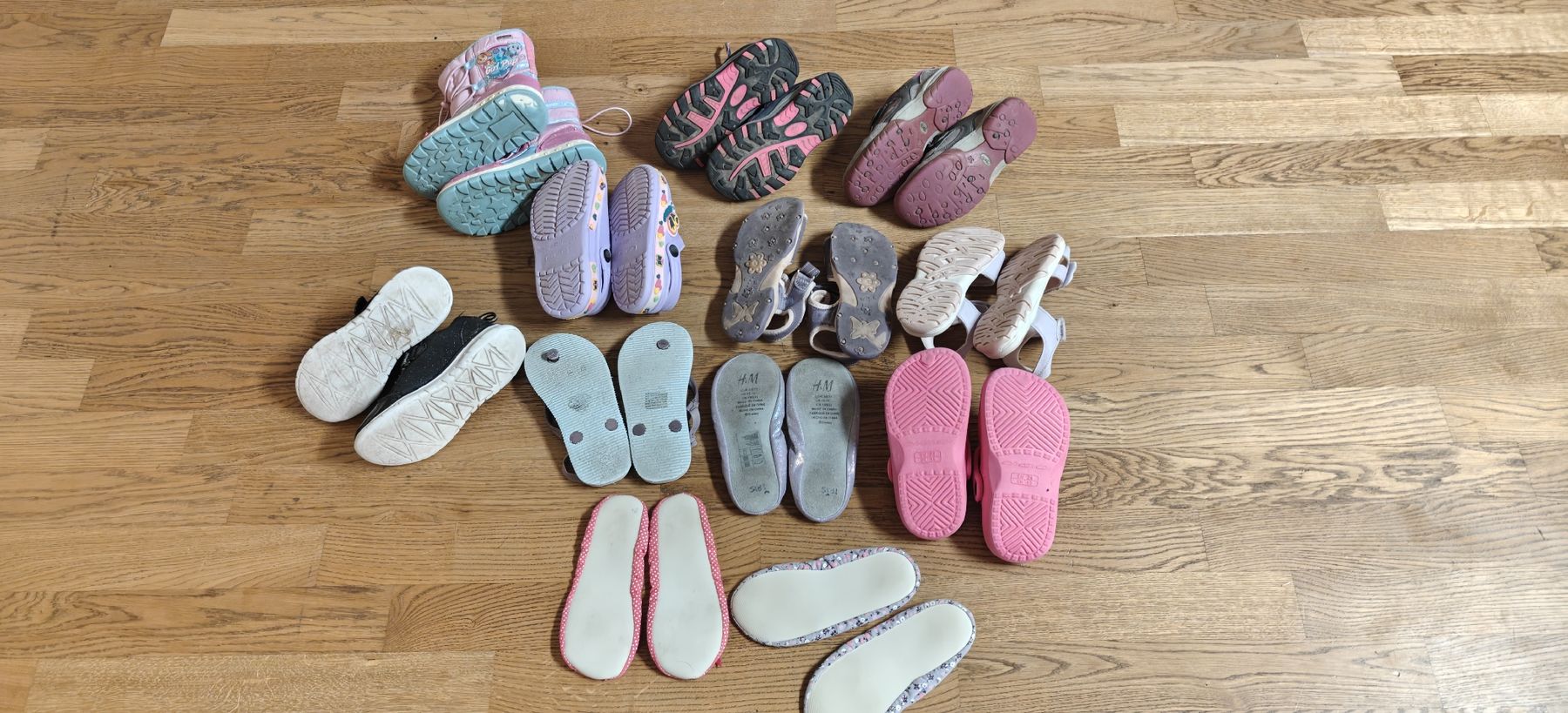 Scarpe per ragazzi: Mädchen Schuhe Set 12 Stück , Gr.29/30 – Usato da Obernau venduto da ChooseWisely 2