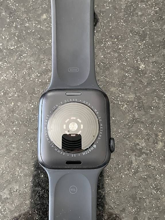 Apple Smartwatch: Apple Watch SE GPS 44mm – Usato da Bürglen TG venduto da sab_f6nd 2