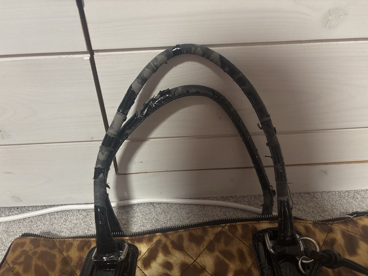 Guess Borse da donna: Vintage Guess Leopard Purse – Usato da Dinhard venduto da DaisyDreams 2