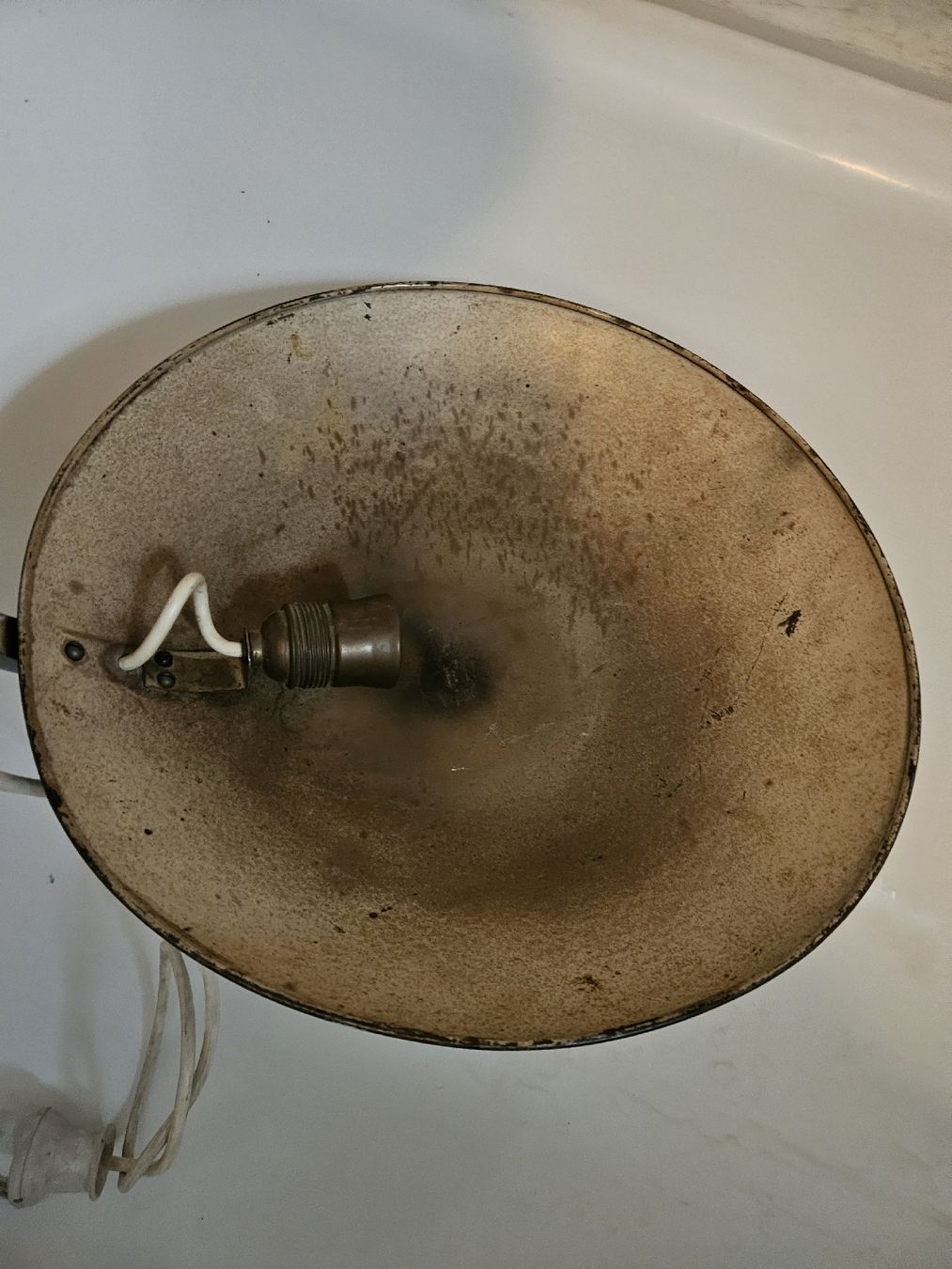 Lampes: tischlampe bauhaus – Défectueux à Schwellbrunn par Omega-alpha 1