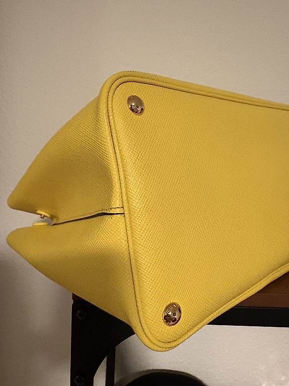 Taschen für Damen: Prada Saffiano Shopper  – Gebraucht aus Unterägeri von mar_96hk 2