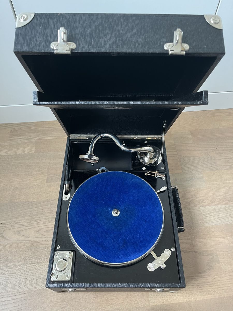 Plattenspieler: Koffer-Grammophon – Gebraucht aus Wädenswil von Cipota 2