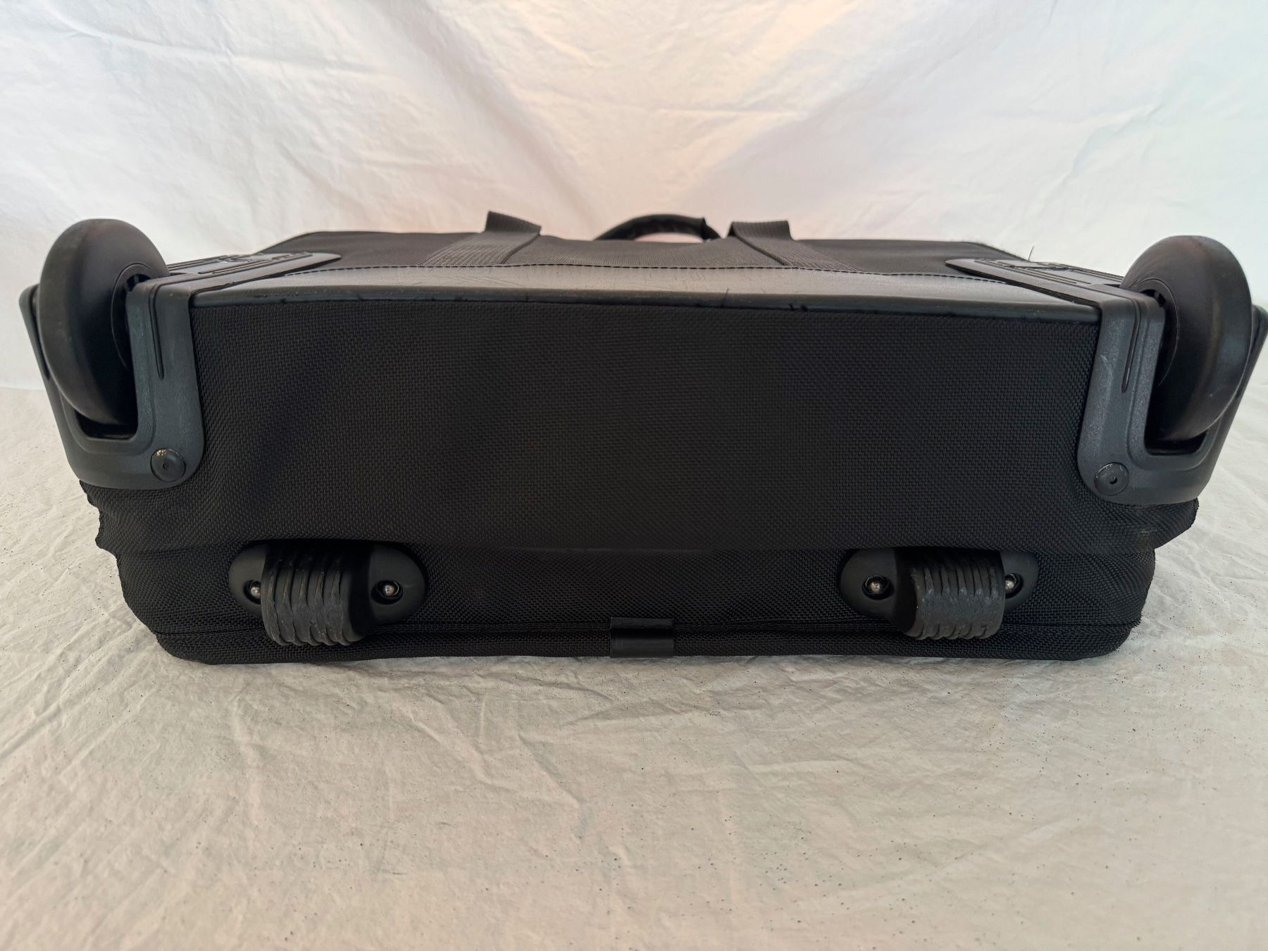 Koffer & Taschen: TUMI Compact Akten- Computertasche auf Rollen (Trolly) – Gebraucht aus Winterthur von buy_5659 2