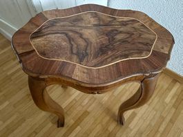 Antiker barocker Beistelltisch