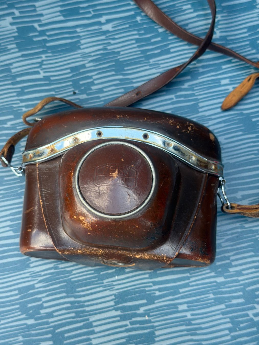 Zeiss Kamera: Zeiss Ikon Contaflex synchro-Compur – Defekt aus Schlieren von Luxury.Time