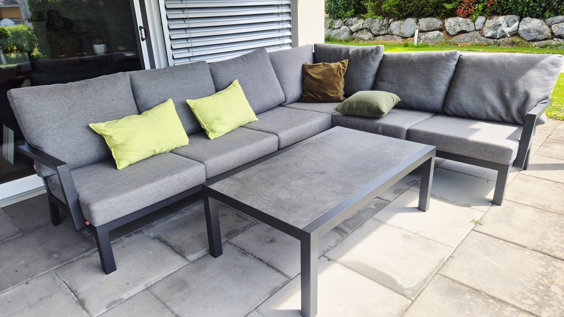 &Tradition Sofas: Grosse Garten Lounge "Malina" mit Tisch + Abdeckhaube – Gebraucht aus Sitterdorf von Lenggi7