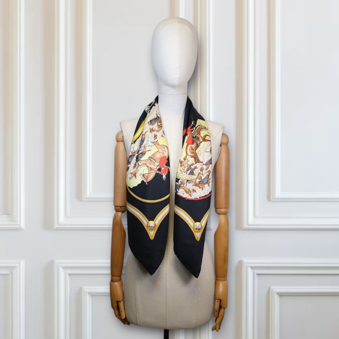 Hermès Foulard & Sciarpe: Hermès Carré "Laisser courre" schwarz – Usato da Binningen venduto da Designerlabels 3