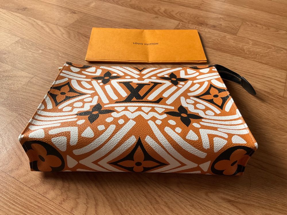 Lv crafty pochette online toilette