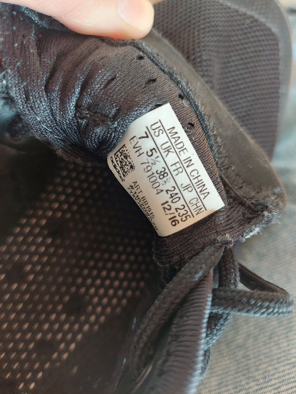 Adidas Scarpe da donna: Adidas Terrex Schuhe 38 2/3 schwarz – Usato da Schenkon venduto da rausausdemhaus 3