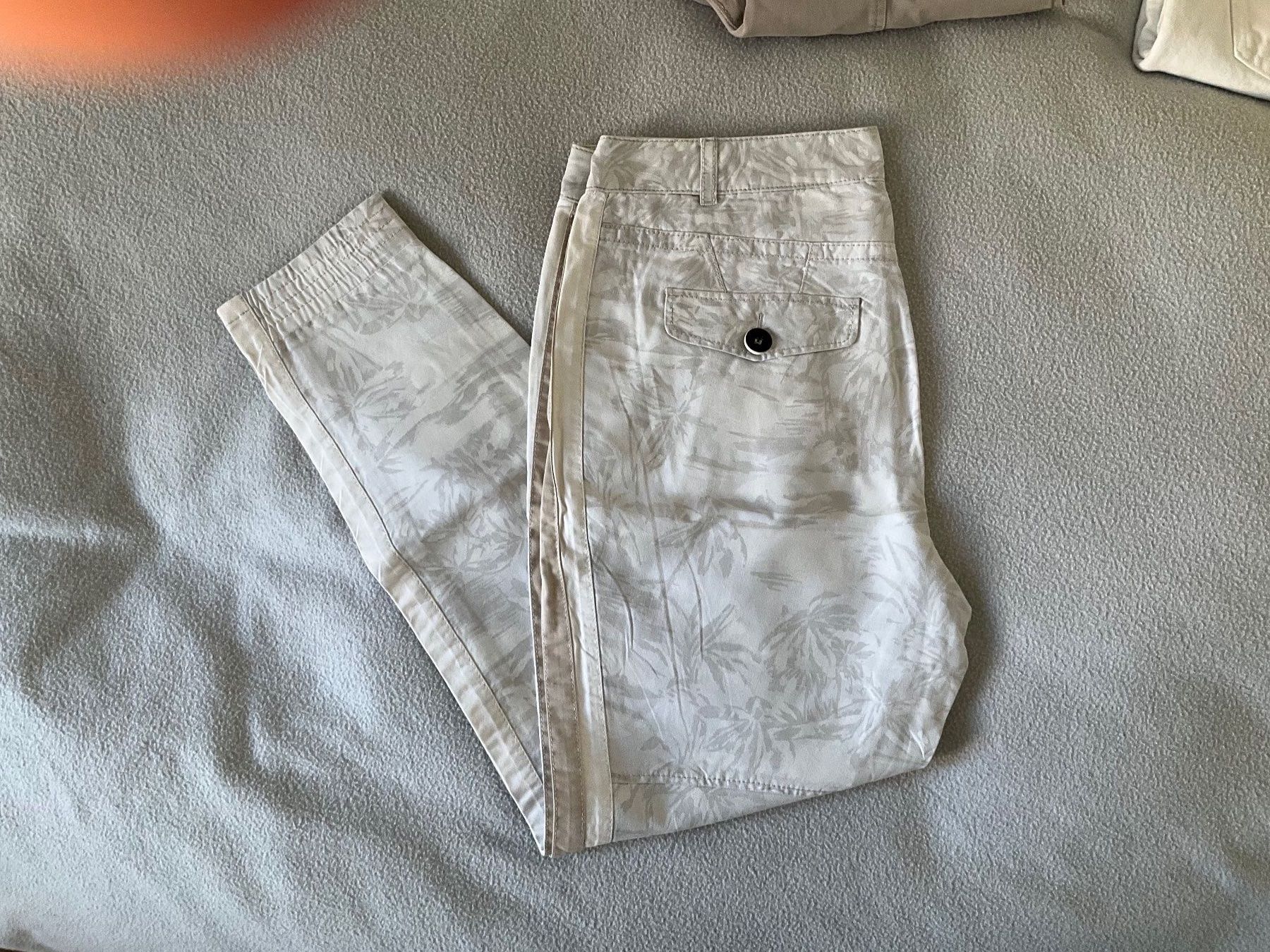 Marc Cain Pantaloni: Marc Cain Hose Weiss/Hellgrau Gr. N4 / 40 – Usato da Wädenswil venduto da Vuki