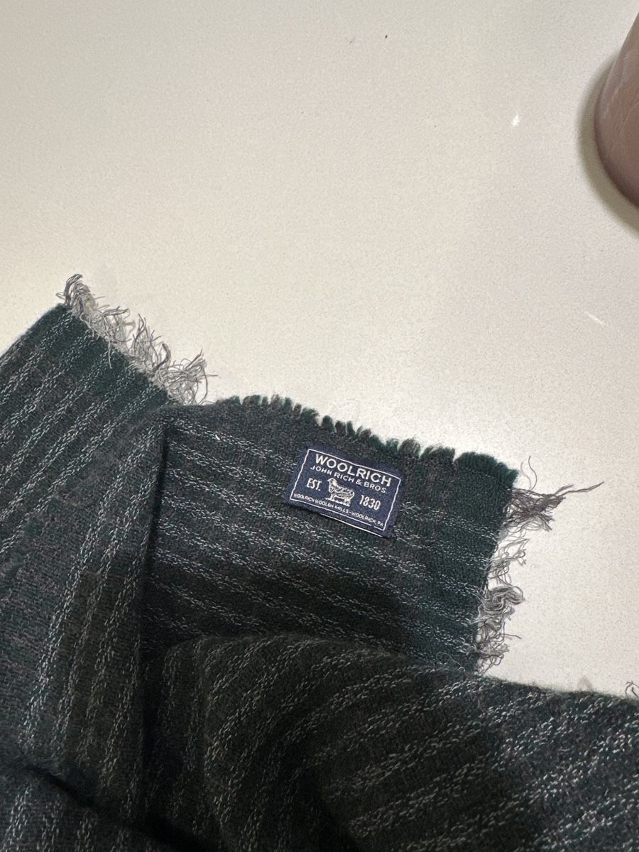 Foulard & Sciarpe: Woolrich Schal – Nuovo (secondo la descrizione) da St. Gallen venduto da Ursula66 1
