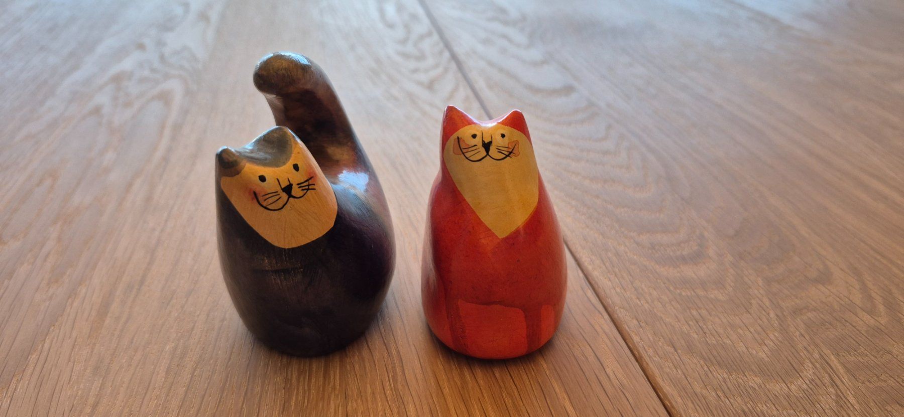 Figuren: Dekorative, handbemalte Katzenfiguren – Gebraucht aus Rorschacherberg von Fredb 1