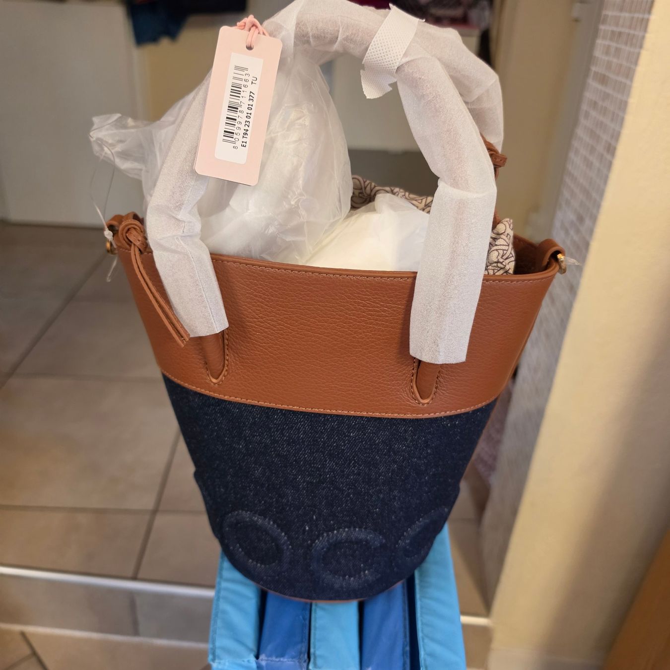 Coccinelle Borse da donna: Sac à mains Coccinelle – Nuovo (secondo la descrizione) da Montherod venduto da patriciam1960