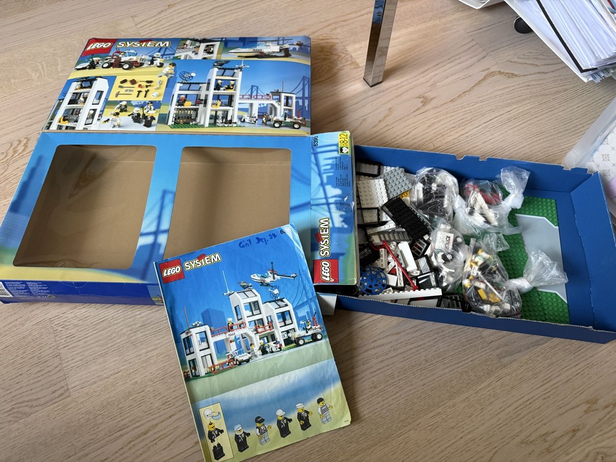 Lego Kit di costruzioni: LEGO System 6398 Polizei-Hauptquartier – Usato da Rafz venduto da ciril0885 2