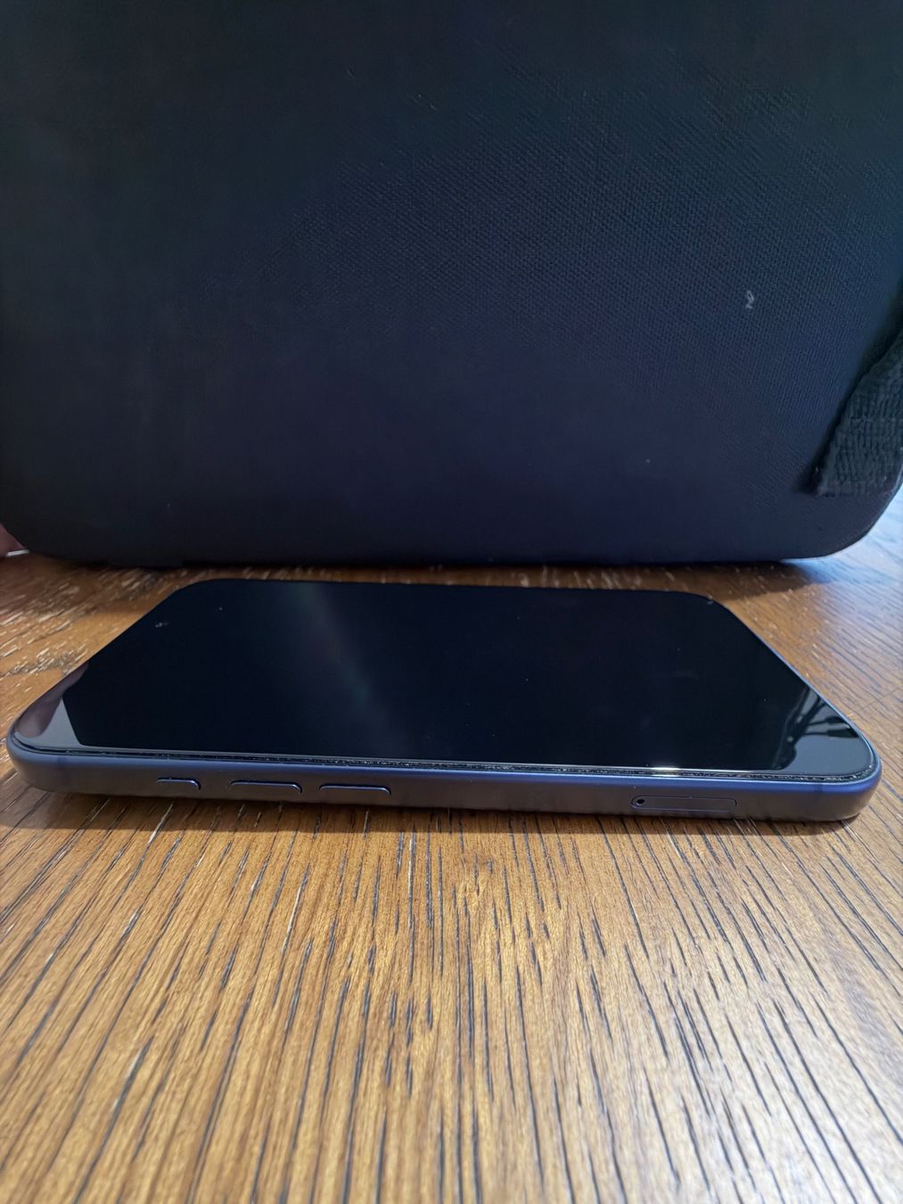 Apple Telefoni cellulari / Smartphones: Iphone 17 Pro Deep Blue 256GB Model A3523 – Nuovo (secondo la descrizione) da Baar venduto da eis_6s8g 5