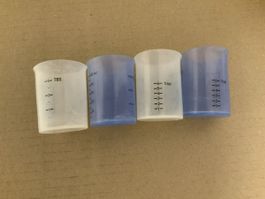 4 Messbecher Silikon klein Set 4 Stück gebrauchte  (AA)