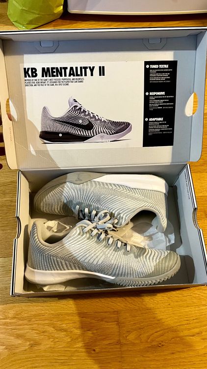 Nike Kobe Mentality 2 White Grey Gr. 42.5 2