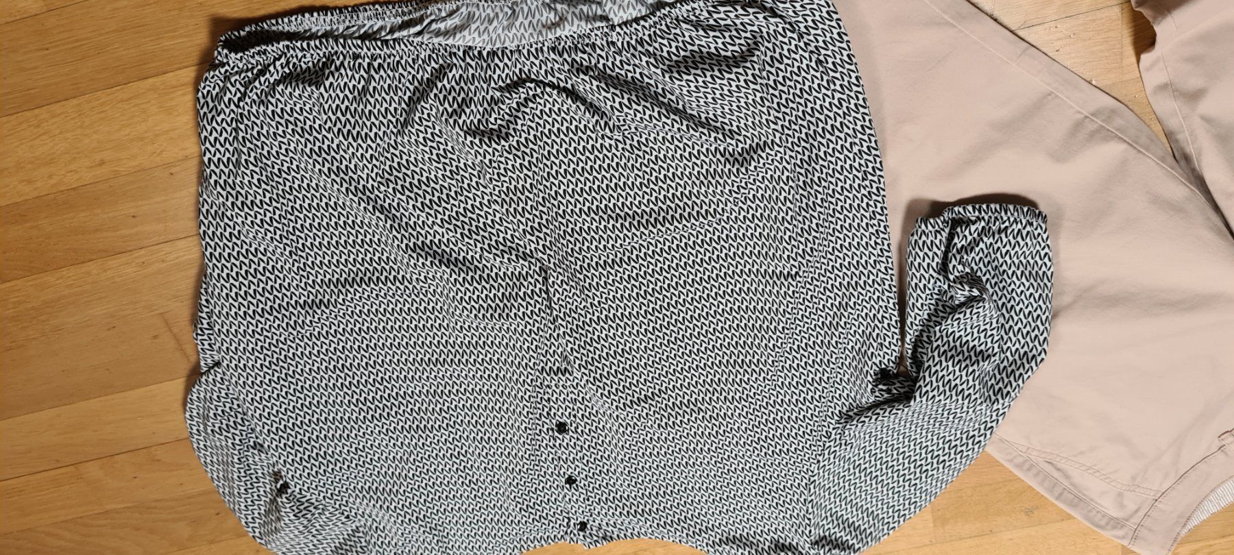 Kleiderpakete: Hose mit Blüsli und Halsschmuck gr.38 – Gebraucht aus Ferden von jemyce 2