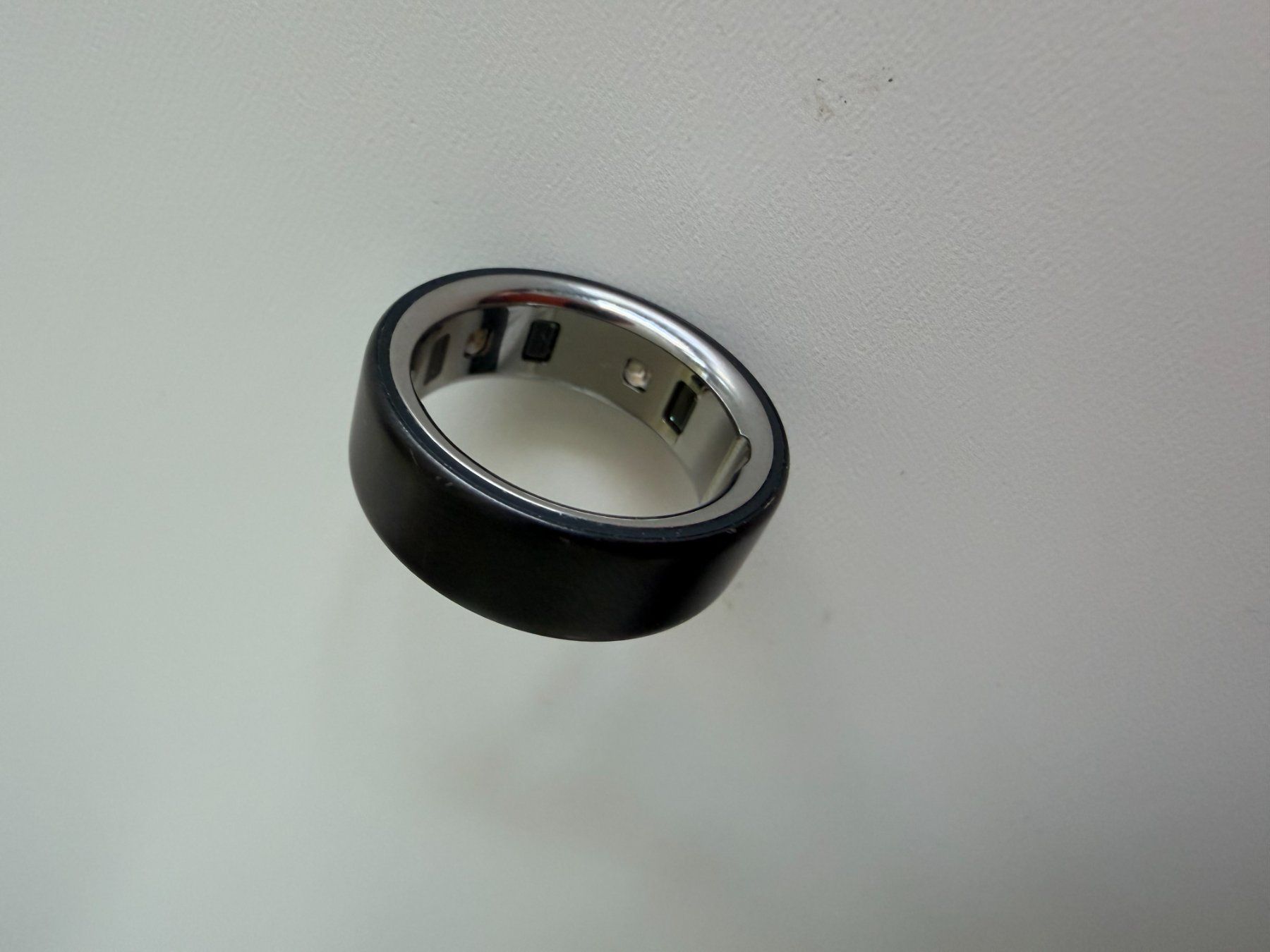 Anelli: Oura Ring 4 / size 9 / stealth – Usato da Schötz venduto da Spesso 2