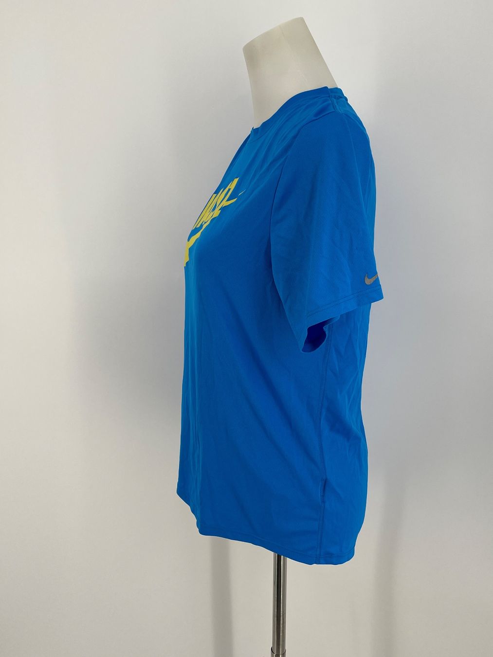 Nike T-shirts: Nike Dri-FIT FAST Shirt Gr. S – D'occasion à Auenstein par moin. 3