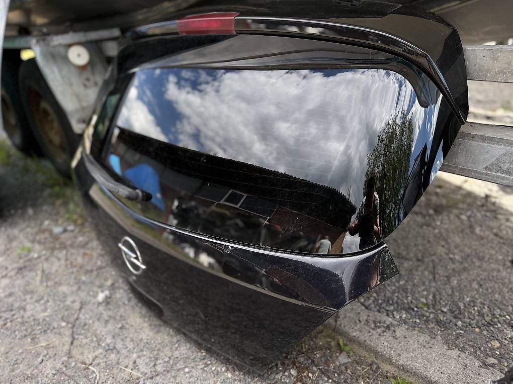 Tutti pezzi di ricambio auto: Opel Astra    Hecktüre / Heckklappe   – Usato da Udligenswil venduto da Sch2s 1