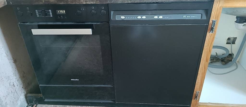 Cucine: Four + Plaque de cuisson + Lave vaisselle + Frigo  – Usato da Le Noirmont venduto da jer_jzh5 1