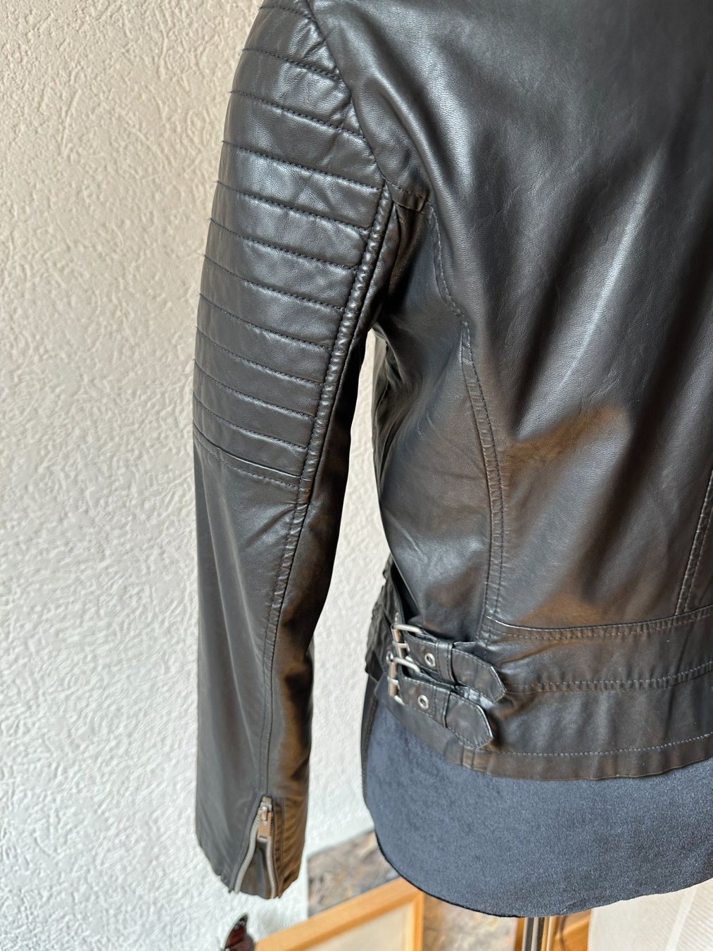 Esprit Jacken: Kunstlederjacke von Esprit, Grösse S – Gebraucht aus Gümmenen von FelizitasHermann 4