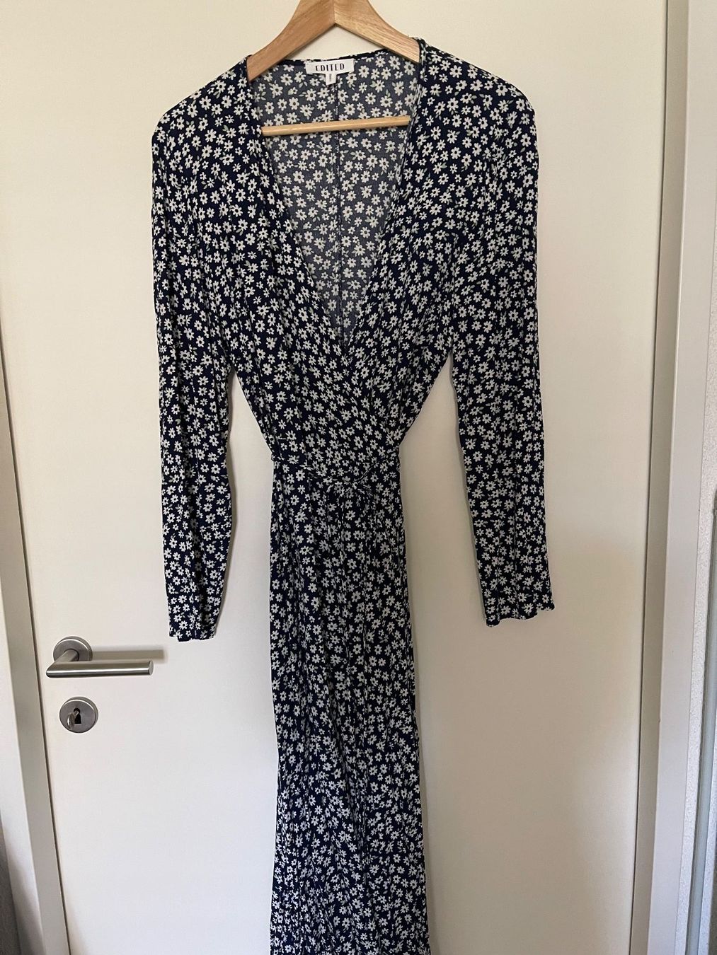 Vestiti: Kleid Edited – Nuovo (secondo la descrizione) da Therwil venduto da Schnaebeli