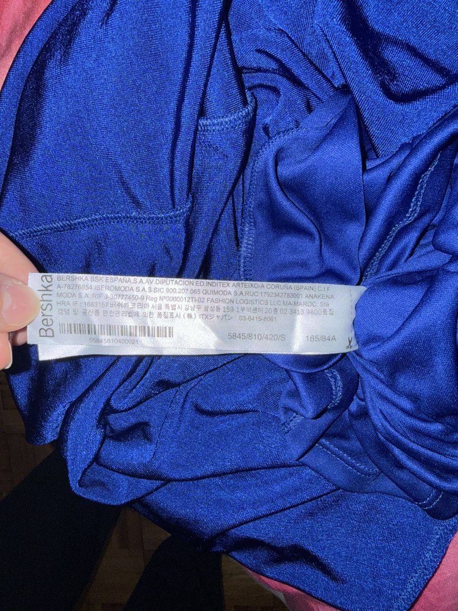 Bershka Kleider: Robe Bershka bleue électrique  – Neu (gemäss Beschreibung) aus Tolochenaz von izz_7vdk 2