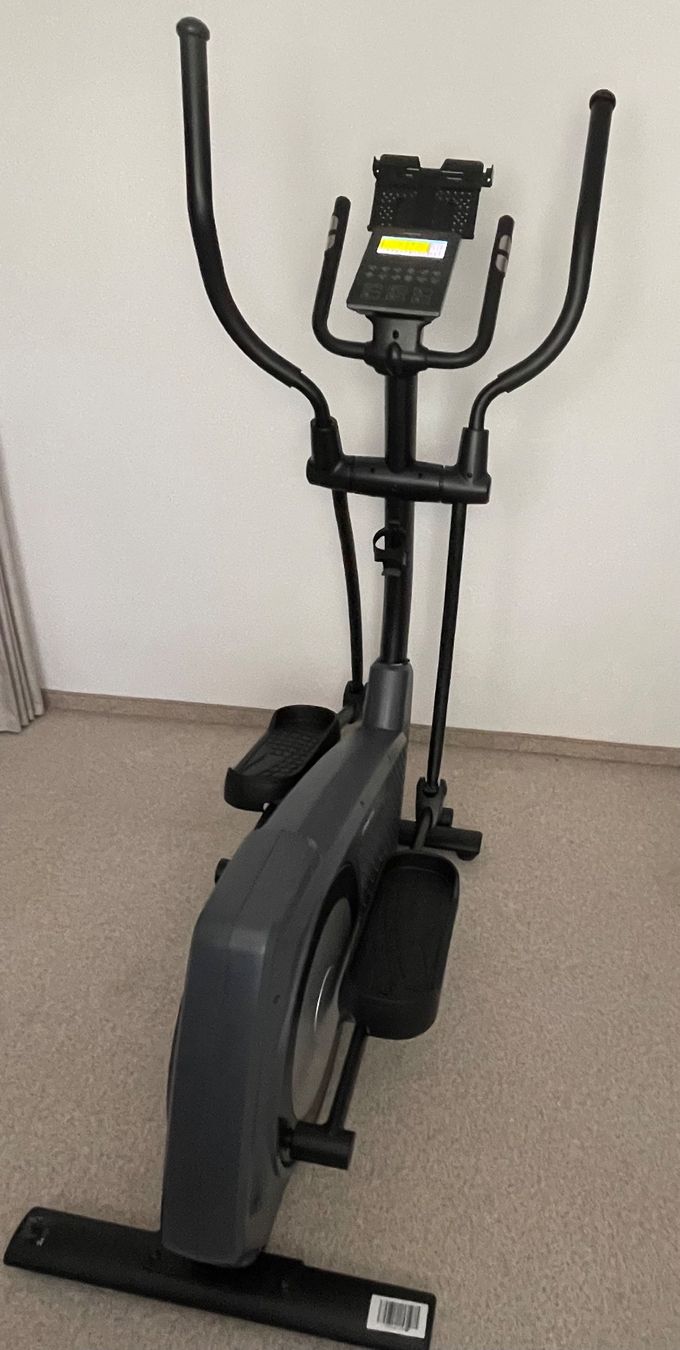 Hometrainer: Crosstrainer Sports Tech (Modell CX2) – Usato da Steinhausen venduto da noldii 1