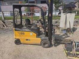 Sollevatore  elettrico in buona stato  stapler