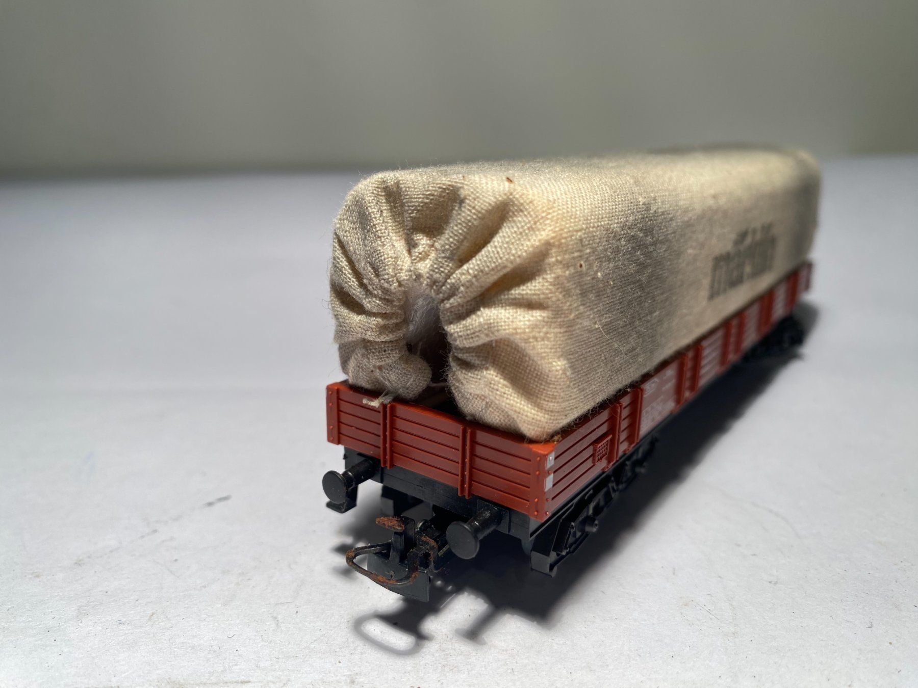 Märklin Modelleisenbahnen: Märklin Planenwagen "MÄRKLIN" DB, AC-Achsen – Gebraucht aus Buchrain von Modellbahn11 3