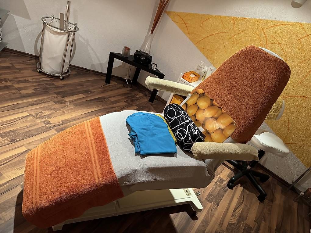 Fauteuils de soin: Kosmetikstudio  – D'occasion à Toffen par salvi81 4
