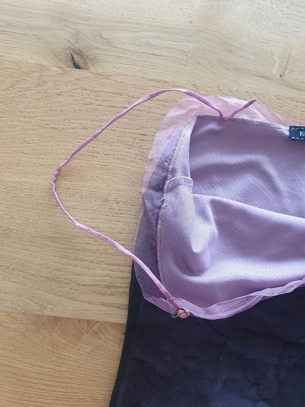 Kookai Top: Kookai Top, Gr. 2, schwarz/rosa – Usato da Moosseedorf venduto da Sonnenschein.. 4